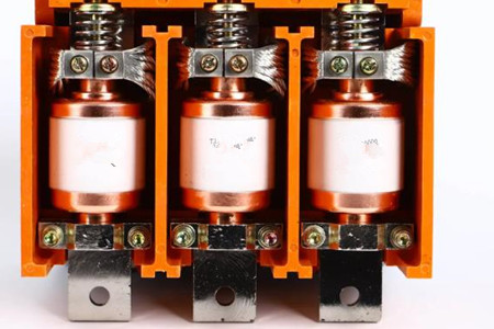 高壓真空開關(guān)管出現(xiàn)黃斑，這幾點(diǎn)原因需掌握！