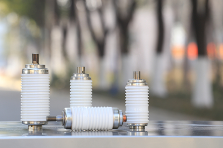 真空開關(guān)管接觸點(diǎn)選什么材質(zhì)好？一般為銅合金！