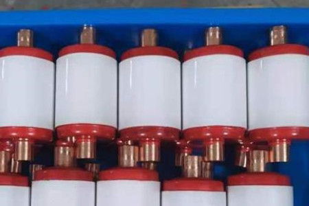 真空滅弧室的結(jié)構(gòu)、工作原理、特點(diǎn)以及應(yīng)用