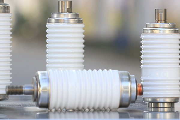 怎樣解決真空滅弧室的漏氣問(wèn)題？