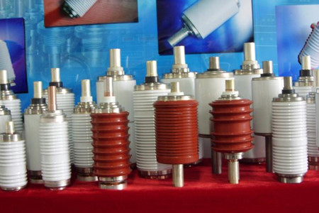 如何判斷真空斷路器中的真空滅弧室需要更換？